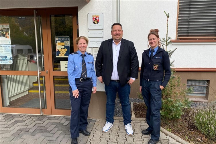 (v.l.) Die erste Polizeihauptkommissarin Carolin Fachinger, Andreas Birtel und Polizeihauptkommissarin Eva Haimann. Foto: Robin Scheid /CDU-Rhein-Lahn