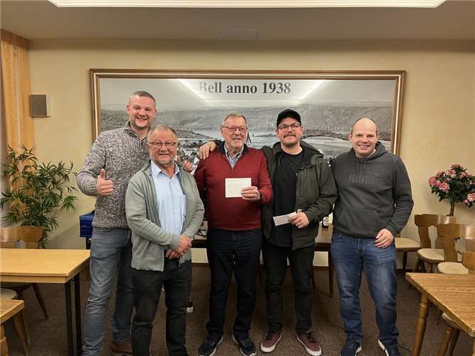 (v.l.) Dominik Weber, Bernd Merkler, Sieger Oskar Dreiser, Seppi Luxem und Stefan Zepp (Vorsitzender FWG Zepp).  Foto: privat
