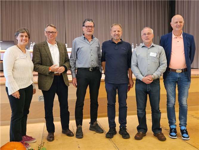 (v.l.) Dr. Saskia Wöhl (Mayen), Prof. Kaspar Bienenfeld (Hohen-Neuendorf), Dr. Ralph Büchler (Kirchhain), PD Dr. Peter Rosenkranz (Hohenheim), Dr. Christoph Otten (Mayen) und Prof. Werner von der Ohe (Celle). Fotos: Fachzentrum Bienen und Imkerei