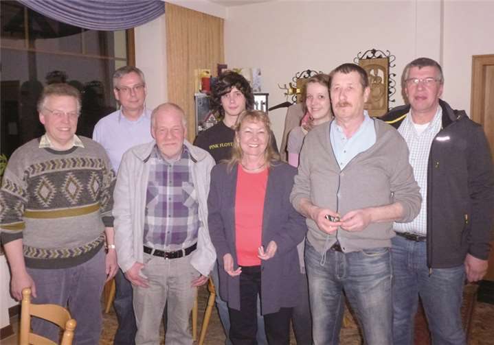 v.l. Dr. Volker Reppke (2), Volker Weiß (7), Detlef Staack (6), Johannes Weiß (10), Erika Rebatschek (1), Sandra Bell (3), Helmut Nagelschmidt (5) und Frank Wisniewski (8).privat