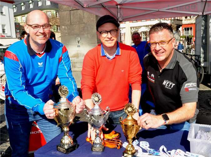 (v.l.) Dr. Wolfgang Schlags (Sponsor), Mayens Oberbürgermeister Dirk Meid, und Jürgen Nett (Sponsor) waren sehr erfreut über die große Resonanz.