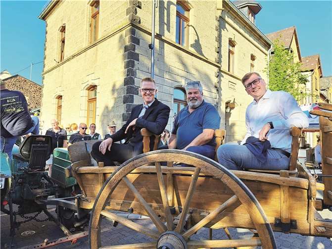 (v.l.) Ehrengäste: Pfarrer Andre Beetschen (Schirmherr), Stadtbürgermeister Achim Grün und Pfarrer Dr. Artur Schmitt.