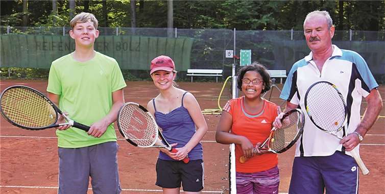 v.l.: Emil Müller und Vanessa Weller setzten sich gegen Michel-Dayana Eich und Detlef Eich durch.