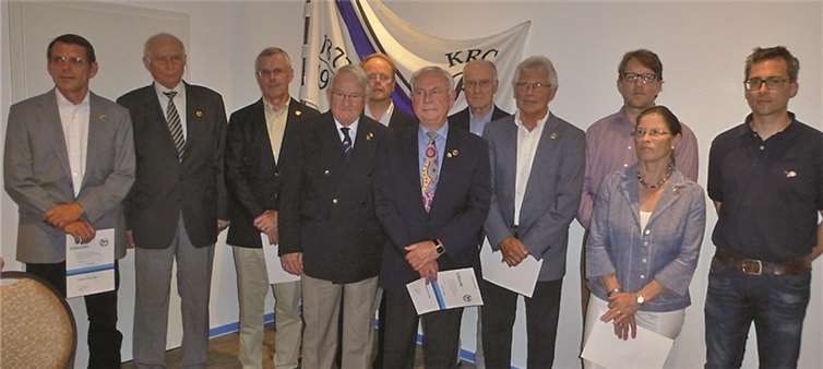 (v.l.) Erich Steil, Paul Laschewsky, Horst Scherhag, Dieter Weber, Johannes Fuck, Rainer Th. Müller, Dr. Reinhard Hülse, Hans-Joachim Gramkow, Dirk Runzheimer, Renate Lantin-Holler und Stephan Gramkow.privat