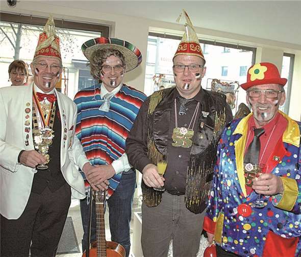 (v.l.) Erster Beigeordneter der Stadt Adenau, Peter Nett; Beigeordneter VG-Adenau Dr. Rainer Schlömp; Bürgermeister Guido Nisius und der Erste Beigeordnete der VG Adenau, Jürgen de Temple.