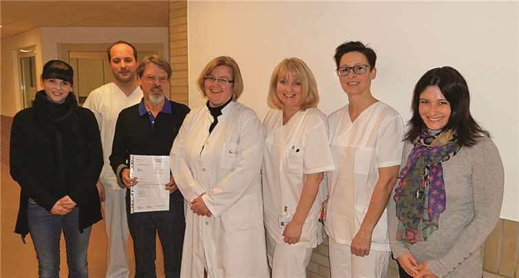 (v.l.) Eva Fuchs, Torsten Probstfeld, Hermann Fuchs, Dr. Leifeld, Connie Oligschläger, Anke Zilles, Nina Fuchs.privat