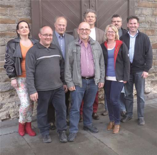 v.l. FWG-Adenau mit Erika Michels, Hans-Peter Diel, Udo Mergen (VG-Rat) Alwin Brenner (VG-Rat), Dr. Matthias Kötting (VG-Rat), Elke Backes (VG-Rat), Klaus Jüngling und Udo Adriany (VG-Rat).privat