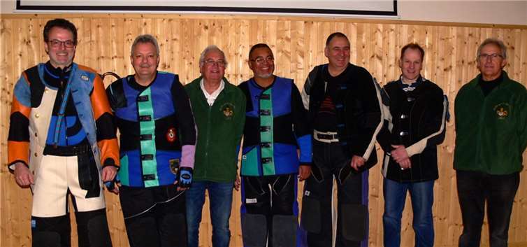 (v.l.) Ferdi Lohmüller, Walter Honerbach, Horst Becker, Stephen Gasse, Dieter Schulz, Reiner Arenz und Alfred Schwark. Privat