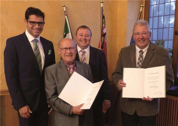 v.l. Freuen sich bei der Feierstunde, von links Salvatore Barbaro, Hermann Lehmann, Dr. Jürgen Pföhler und Karl-Heinz Bernardy.WM