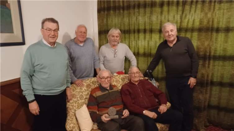 (v.l.) Fritz Neideck und Heinz Hamann obere Reihe: Fred-Josef Geilen, Peter Müller, Werner Geilen und Kay Wagner.  Foto: privat