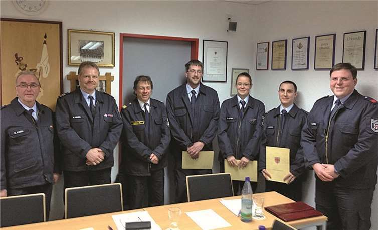 v.l. Gerhard Korn, Reiner Hisgen, Wolfgang Schröder, Wolfgang Schmitz, Carolin Untiedt, Patrick Möhrke und Christoph Jürgens.PSM – Presse Service Merz