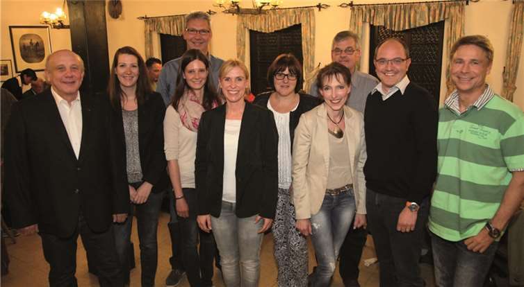 v.l. Geschäftsführer Dirk Crecelius; Schatzmeisterin Inga Leppert; zweiter Vorsitzender Michael Becker, Beisitzerin Mareike Alsbach; erste Vorsitzende Claudia Probst; Schriftführerin Angela Metzdorf; Beisitzer Hans-Werner Stutzke; stellvertretende Geschäftsführerin Sabine Helmes; Präsident Thomas Than; stellvertretender Schatzmeister Wolfgang Isola. Es fehlt Vizepräsident Wolfgang Maus. Privat