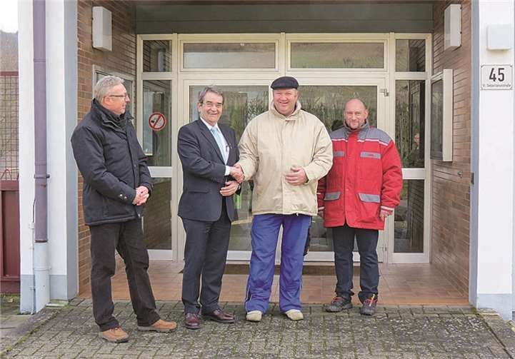 (v.l.) Geschäftsführer FZZ Bernd Schuwerack, Bürgermeister Helmut Probst, Catalin Potap und Timo Steffen.privat