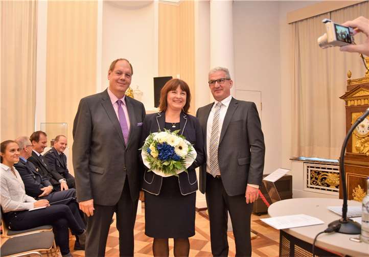 v.l. Gregor Gerhardt, Brigitte Nilges und Polizeipräsident Karlheinz Maron.