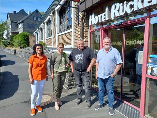 (v.l.) Gülcan Rückert, Dr. Tanja Machalet, Patrik Rückert (Hotel Rückert, Nistertal) und Udo Hrachowetz (Hubertusklause Bad Marienberg).  Foto: privat