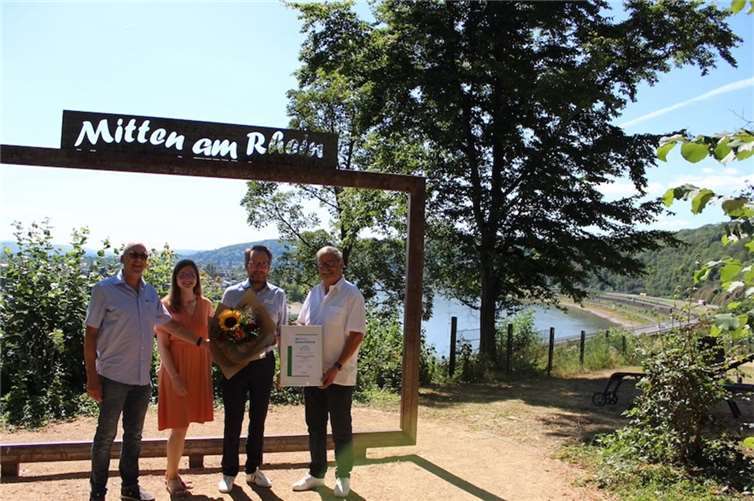 (v.l.): Günther Uhl, Kreisvorsitzender DEHOGA Ahrweiler; Verena Weyl, Stadtmarketing, Tourismus und Kultur Stadt Remagen; Florian Rose, Ringhotels und Lothar Weinand, Vizepräsident DEHOGA Rheinland-Pfalz. Foto: Ringhotels.