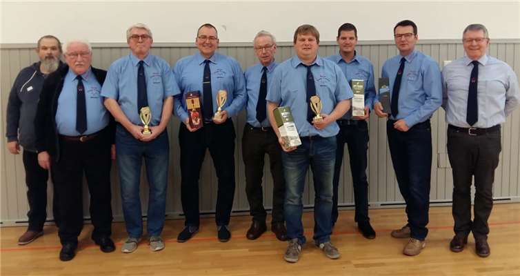 (v.l.) Ingo Heib, Manfred Ehlen, Hermann Rech, Hauke Walter, Ehrenvorsitzender Heinz Keuser, Sven Glabach, Jan Dattko, Uwe Domaschk, 1. Vorsitzender Fredi Lötsch.Foto: privat