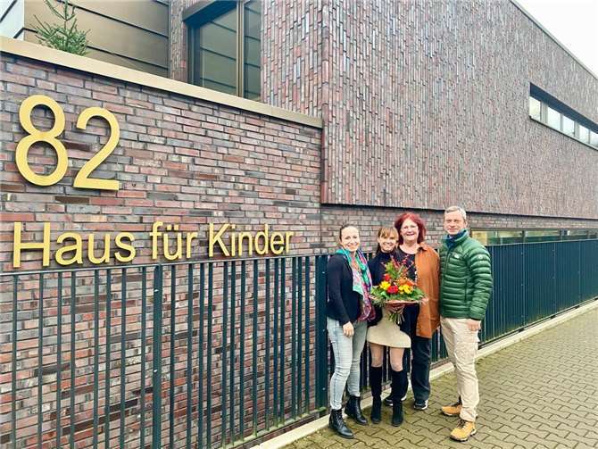 (v.l. Janine Rieder (neue 1. Vorsitzenden), Mareike Grund (vormals 1. Vorsitzende), Petra Krämer (Leiterin Haus für Kinder) und Benedikt Harmuth (Kassenwart).  Foto: privat