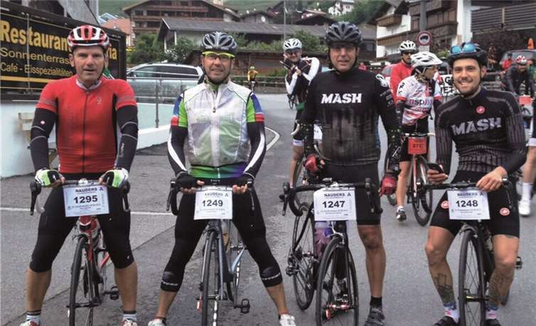 (v.l.) Joachim Best, Gerd Scholze, Andres und Paul Kretschmer. Veranstalter Dreiländergiro