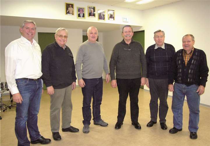 v.l. Jörg Straus, Vorsitzender, Jubilare Edmund Schoor, Wilfried Oster, Roland Begemann, Wilfried Raupach und Alois Breidbach.privat