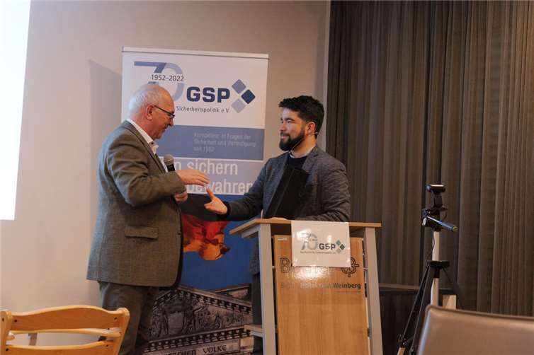 (v.l.): Josef Schmidhofer, Alexey Yusupov.  Foto: Elmar Gafinen