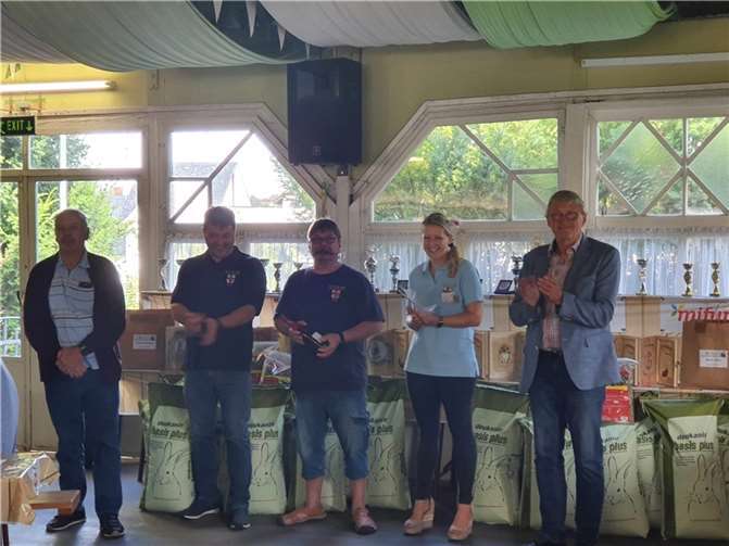 v.l.: Jürgen Bartz, Lothar Bauer, Frank Krausler, Elke Bauer, Lothar Kalter.  Foto: Nina Jung