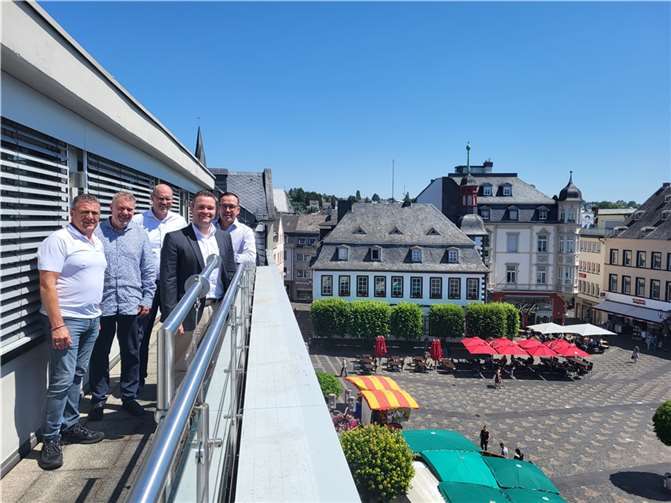 (v.l.) Jürgen Nett (1. Vorsitzender MY-Gemeinschaft), Dieter Klein, Dr. Wolfgang Schlags, Torsten Welling und Markus Schmitt.  Foto: privat