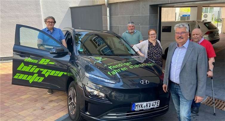 (v.l.) Jürgen Zinken-VG Mendig, Achim Grün und Bibiana Koch-Mittler als Kümmerer, Stadtbürgermeister Hans Peter Ammel und der Beigeordnete der VG Mendig Alfred Nett.  Foto: privat