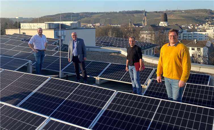 (v.l.) Julian Görg (Vorstand der Ahrtal-Residenz eG), Franz Landerer, Wendelin Vogt und Peter Münzer (Direktor der Ahrtal-Residenz). Foto: privat