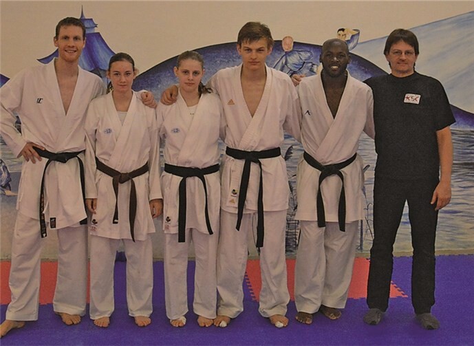 v.l. Junior Lefevre, Samira, Lara, Marcel, Alton Brown und Uli Neumannprivat