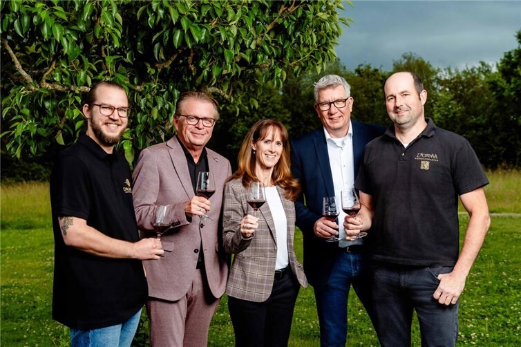 (v.l.) Kevin Bertram, Christoph Dreßen, Heike Holzapfel, Stefan Fuchs und Dirk Wollersheim.  Foto: Dagernova