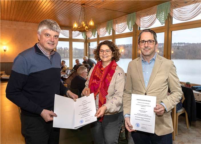 (v.l.) Klaus Müller, Verbandsvorsteherin Gabriele Greis und Oliver Götsch der neue stellvertretende Verbandsvorsteher.  Foto: privat