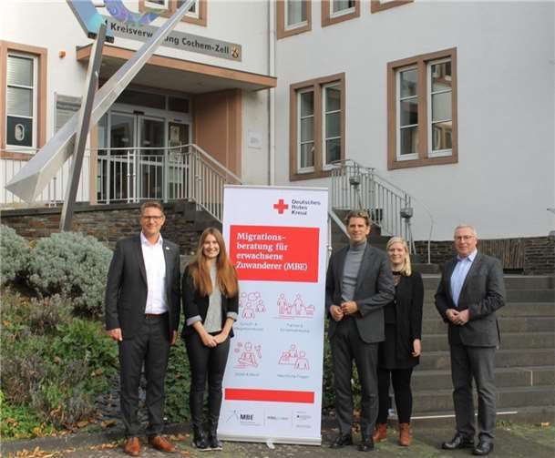 v.l.: Lars Fischer, Miriam Schmitt, MdB Dr. Marlon Bröhr, Ramona Junglas, Bernd Schuwerack beim MBE-Aktionstag in Cochem. Foto: privat