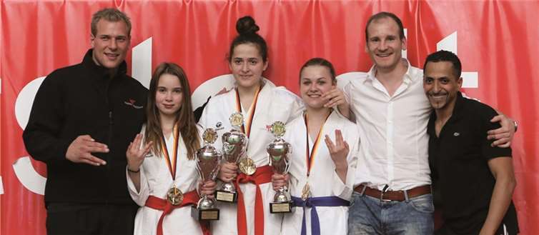 (v.l.): Lukas Grezella, Jil Augel, Sarah Mimouni, Alena Keller, Christian Grüner und Sid Mimouni. Christian Grüner