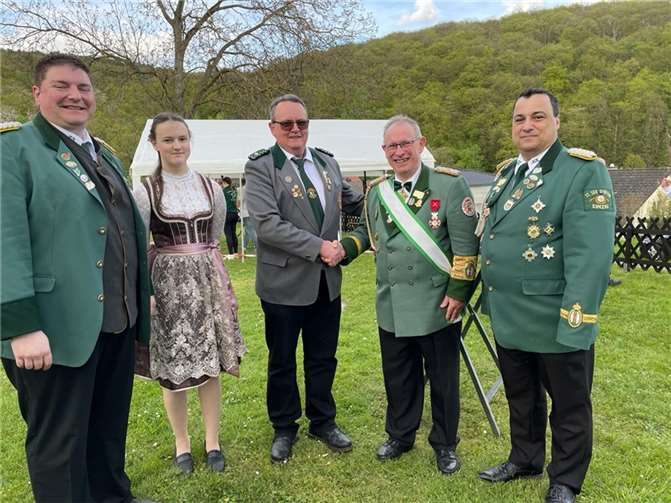 (v.l.) Michael Beyer, Joachim Buttgereit mit Tocher, Sigi Belz und Marcus Beyer.  Foto: Katalin Belz