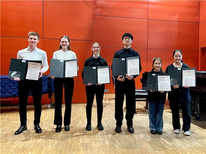 (v.l.) Michael Grinman, Annika Schäfgen, Carolin Brinkhaus, Nico Luo, Steffi Kässbohrer und Sophie Kässbohrer. Foto: Libo Luo