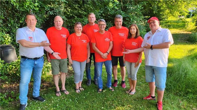 (v.l.) Michael Meyer, Werner Kriechel, Ilka Simons, Volker Schwarz, Wolfgang Knopp, Wolfgang Seidler, Bianca Laudien und Jan Laudien.  Foto: privat