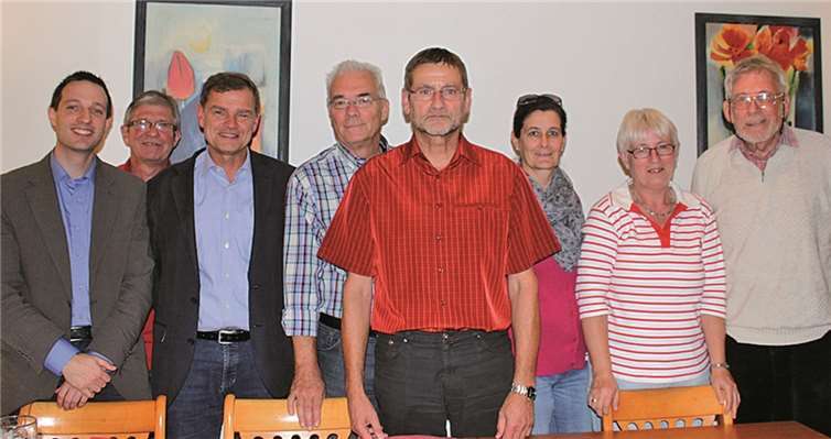 (v.l.) Michael Schleupner, HansMich Schugt, Wolfgang Meier, Helge Fiedler, Karl-Heinz Müller, Inge Kreb-Kiwitt, Ingrid Contempreè, Lothar Berbuir (es fehlt Petra Karst).privat