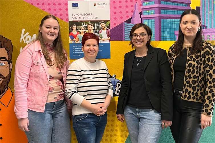 (v.l.) Mirjam Müller (Coach JBA+), Yvonne Huth (Coach JBA+), Belma Heimisch (Projektkoordination JBA+) und Evelyn Tschernych (Coach JBA+).  Foto: Jobcenter Landkreis Mayen-Koblenz
