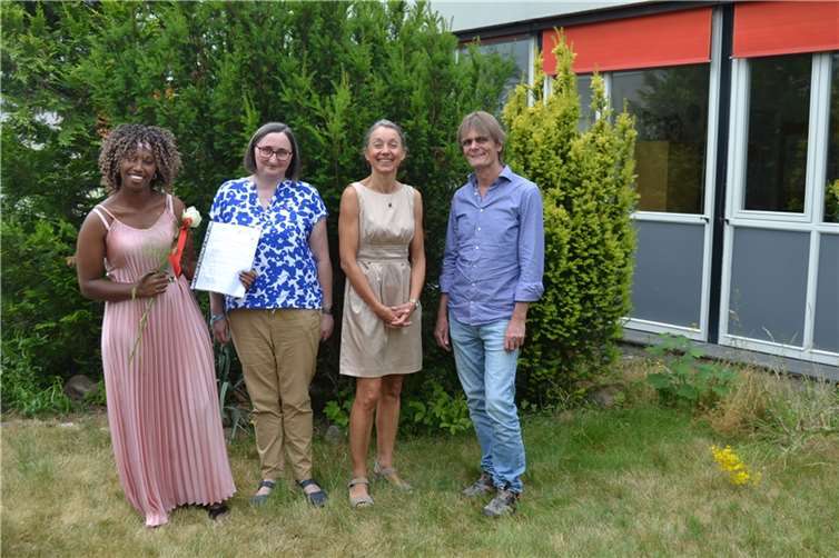 (v.l.) Miseret Kebede gaben Caritas-Mitarbeiterin Steffi Nöthen, Dienststellenleiterin Margret Marxen-Ney und Stefan Kohlhage vom FAiR+ Projekt die besten Wünsche mit auf den Weg.  Foto: Eberhard Thomas Müller