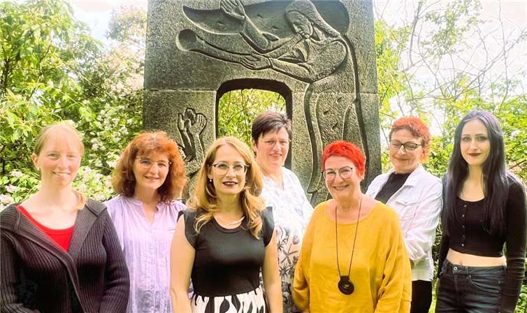 (v.l.) Natascha Meyer, Sabine Warnus, Stefanie Schulz, Petra Dinger, Brigitte Röpenack, Claudia Helbach, Susanne Hees. Es fehlt Hella Wilbert (geistliche Begleitung).  Foto: privat