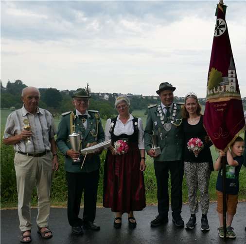 (v.l.) Norbert Hendrysiak, Ulrich u. Edeltraud Eckhard, Christoph und Lina Nolden mit Sohn Felix.  Foto: Ulrich Eckhard