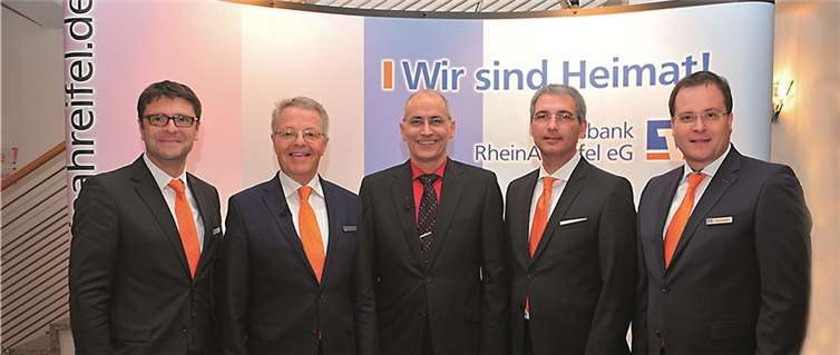 (v.l.): Oliver Engels, Elmar Schmitz, Armin Seiwert, Sascha Monschauer, Markus Müller. R. Schwerter