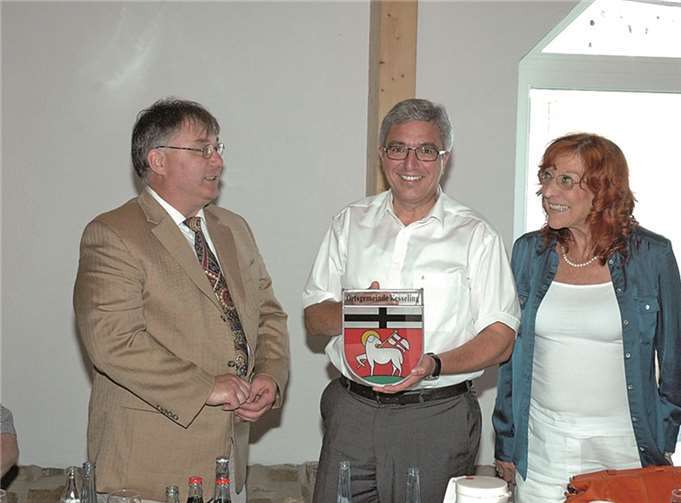 (v.l.) Ortsbürgermeister Jürgen Flügge, Innenminister Roger Lewentz, Landtagsabgeordnete Petra Elsner.