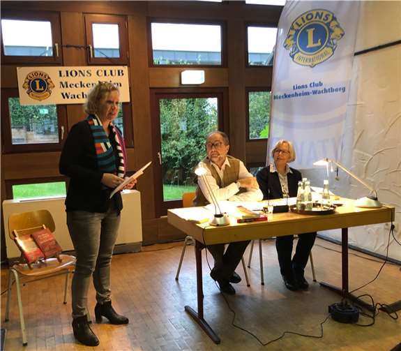 (v.l.) Präsidentin des Lions Club Meckenheim-Wachtberg Katharina Bleutge, Autor Udo Weinbörner und Ehefrau Anne Labus.  Foto: privat
