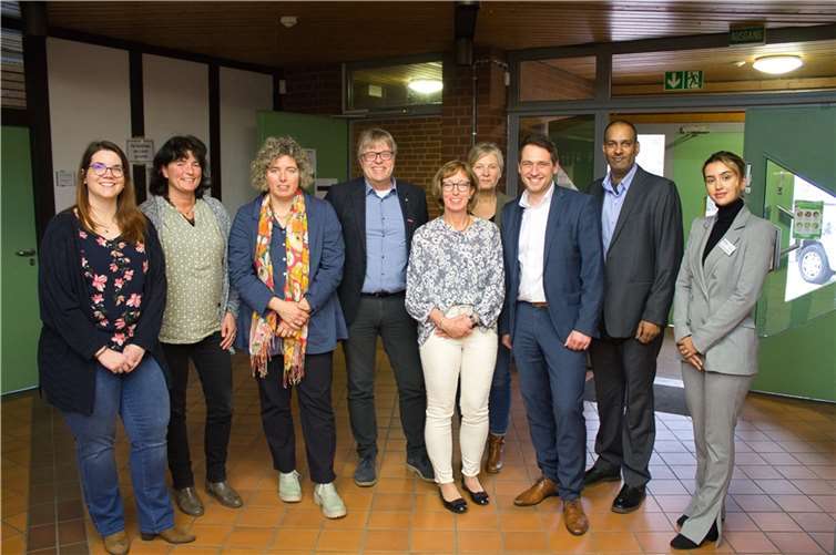 v.l.: Rebecca Stümper (Blündnis 90/Die Grünen); Elke Steckenstein (Verein „Wir für Inklusion e.V.); Dagmar Greskamp (Aktion Mensch); Thomas Radermacher (Kreishandwerksmeister); Katja Kroeger (CDU Meckenheim), Birgit Gräf-Schmaljohann; Sven Schnieber (Meckenheimer Verbund); Abraham John (LVR); Madina Ghafur (einheitliche Ansprechstelle für Arbeitgeber).  Foto: privat