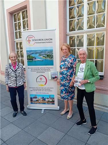 (v.l.) Roswitha Verhülsdonk, Kirsten Steinebach, Monika Artz.  Foto: Anna-Carina Saneternik