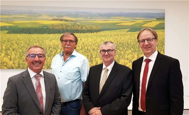 (v.l.) Rudolf Schneichel (20 Jahre Kreistag), Klaus Bell (25 Jahre Kreistag), Landrat Dr. Alexander Saftig und Horst Hohn (25 Jahre Kreistag). Foto: privat