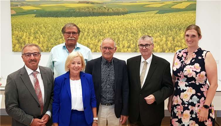 (v.l.) Rudolf Schneichel, Klaus Bell, Hannelore Knabe, Ernst Einig, Dr. Alexander Saftig und Selina Flöck. Fotos: Horst Hohn