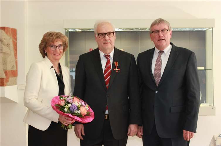 v.l. Sabine Scharrenbroich, Erich Scharrenbroich und Landrat Sebastian SchusterStadt Rheinbach
